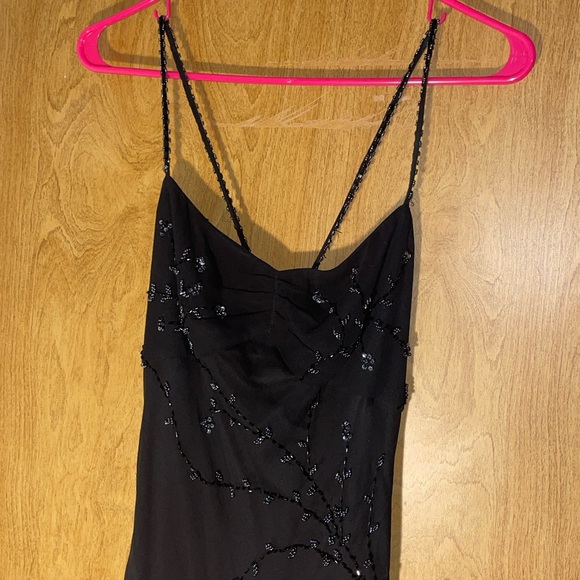 silk evening gown - Picture 2 of 8